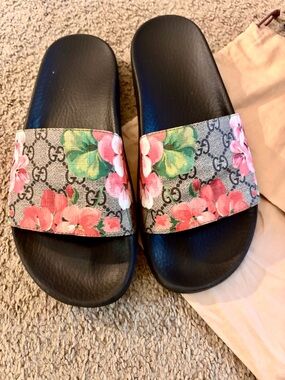 Gucci Women's Black Floral GG Canvas Slide Sandals